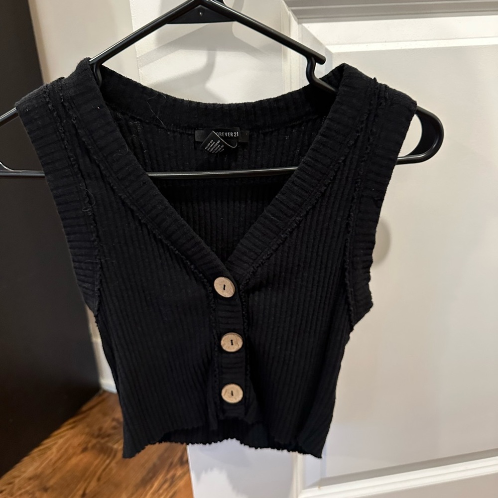 Forever 21 black tank top tan buttons